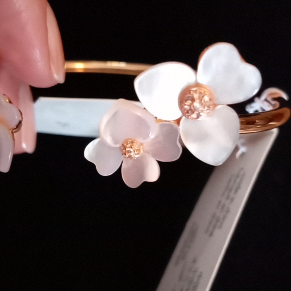 Kate Spade Bracelet(SALE) Free shipping!! ONLY 1 LEFT!!! - Picture 9 of 10